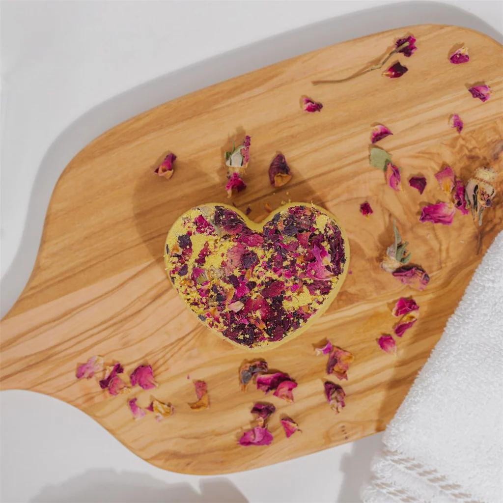 Heart with Rose Petals Bath Fizzie Kit